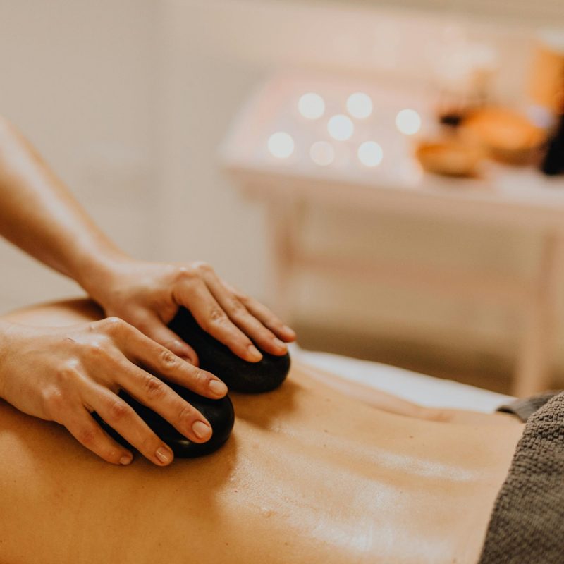 Soin Chaleur de la terre -massage du dos
